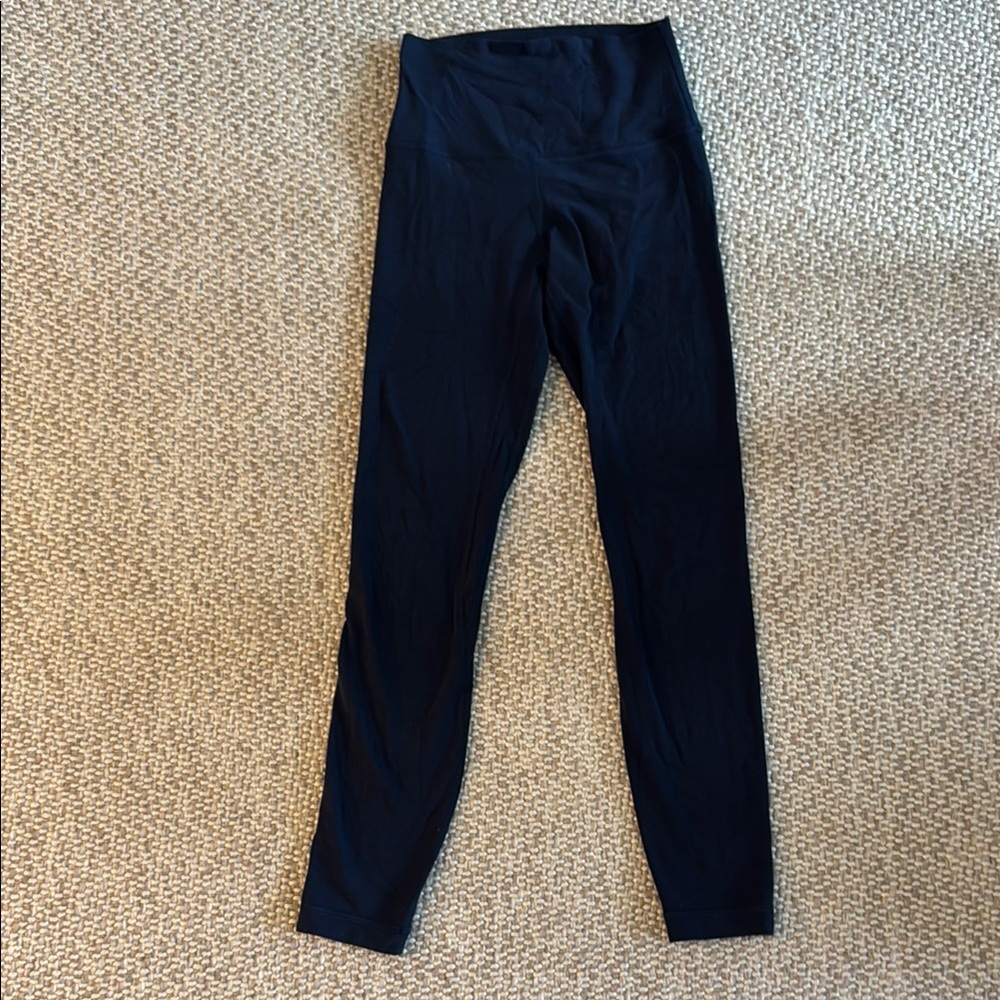 Lululemom 7/8 align legging in blue size 2